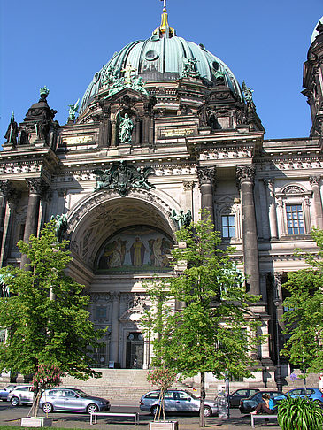 Eingang zum Berliner Dom Foto 