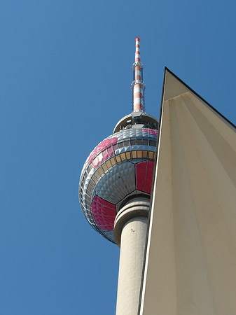 Fernsehturm mit Ecke - Berlin (Berlin)