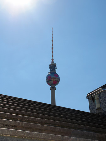 Fernsehturm von der Ostseite Fotos