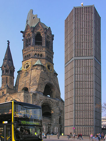 Bus an der Gedächtniskirche - Berlin (Berlin)