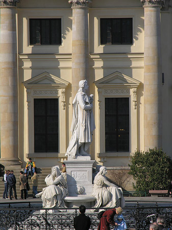 Lessing Statue