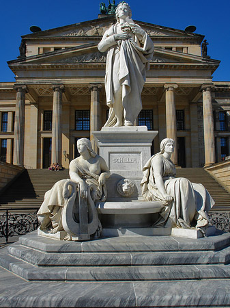 Foto Schillerdenkmal mit Konzerthaus - Berlin