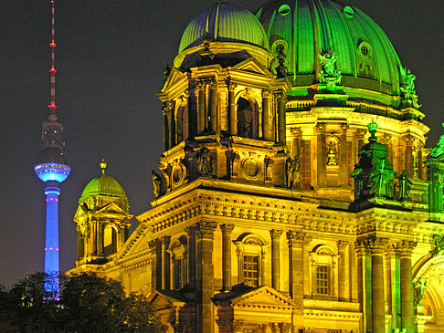 Berliner Dom bei Nacht