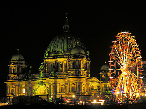 Foto Berliner Dom bei Nacht