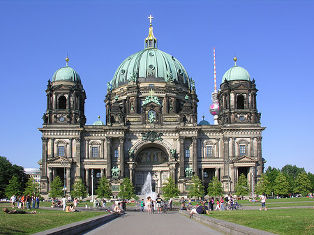 Foto Berliner Dom mit Fernsehturm - Berlin