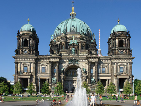 Berliner Dom mit Lustgarten