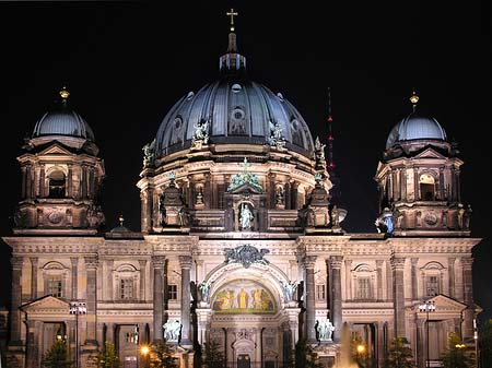 Foto Berliner Dom bei Nacht