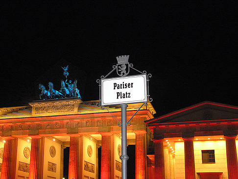 Brandenburger Tor bei Nacht Fotos