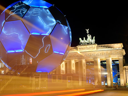 Brandenburger Tor bei Nacht Foto 