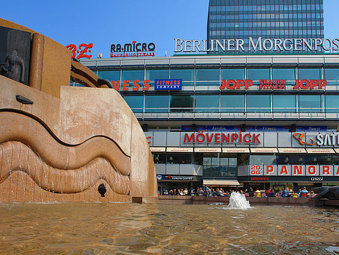 Weltkugelbrunnen - Berlin (Berlin)