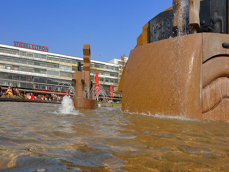 Weltkugelbrunnen - Berlin (Berlin)