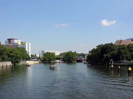 Gebäude an der Spree - Berlin (Berlin)