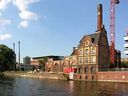 Gebäude an der Spree - Berlin (Berlin)