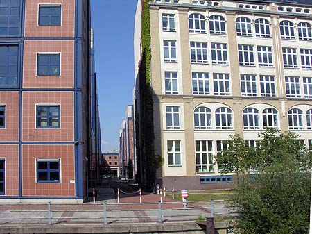 Gebäude an der Spree - Berlin (Berlin)