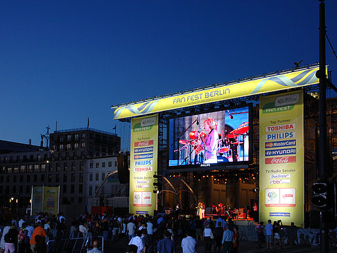 Fanfest bei Nacht Fotos