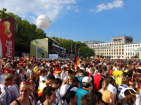 Showbühne am Brandenburger Tor Foto 