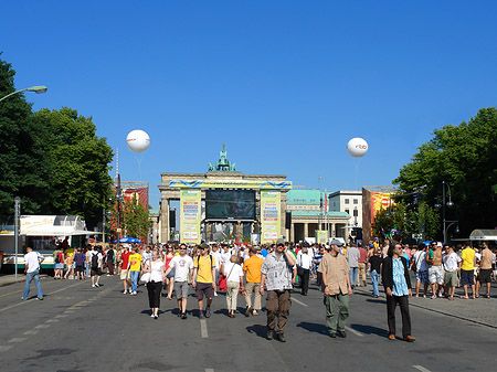 Foto Fanmeile am Brandenburger Tor - Berlin