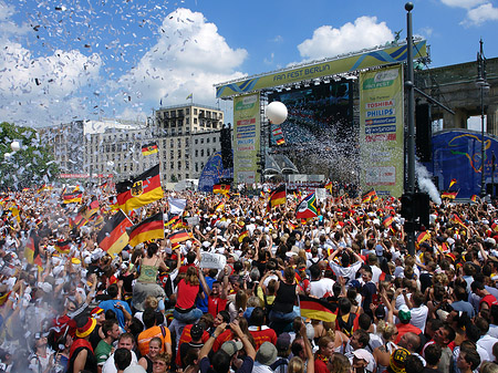 Foto Konfetti Parade - Nationalmannschaft