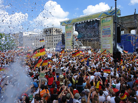 Foto Konfetti Parade - Nationalmannschaft