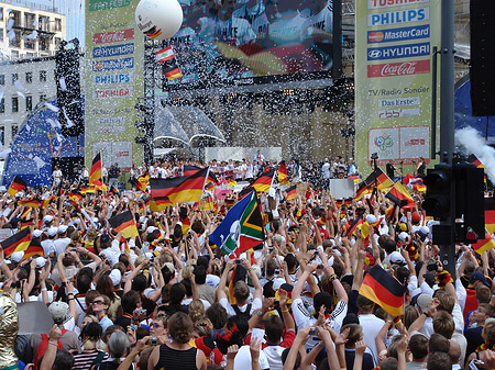 Konfetti Parade - Nationalmannschaft - Berlin (Berlin)