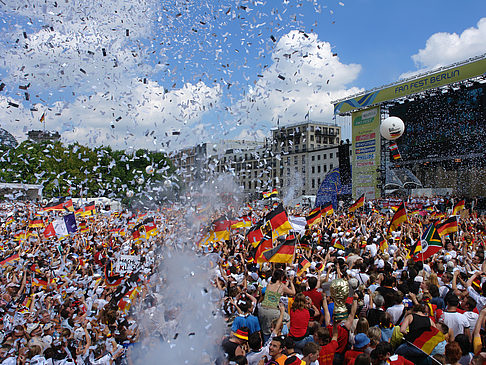 Konfetti Parade - Nationalmannschaft - Berlin (Berlin)