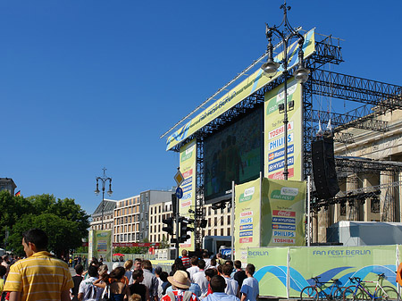 Leinwand und Fans - Berlin (Berlin)