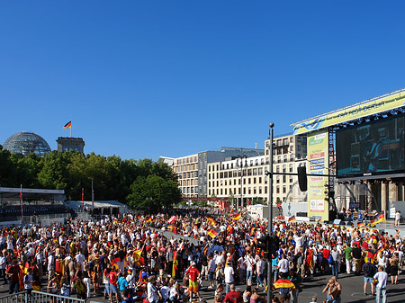 Leinwand und Fans Fotos