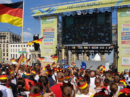 Leinwand und Fans - Berlin (Berlin)