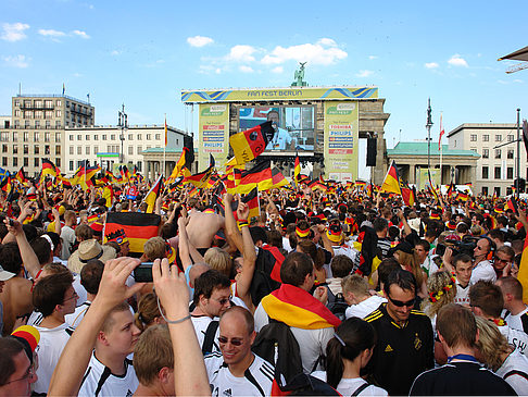 Leinwand und Fans - Berlin (Berlin)