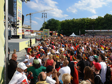 Fotos Fanfest - Menchenmasse | Berlin