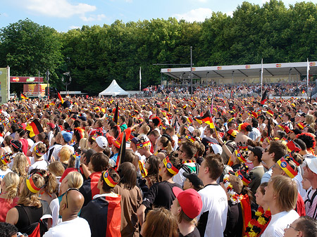 Fanfest - Menchenmasse - Berlin (Berlin)