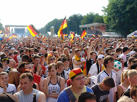 Fanfest - Menchenmasse - Berlin (Berlin)