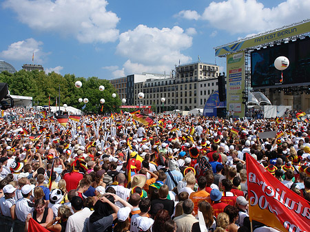 Fotos Fanfest - Menchenmasse