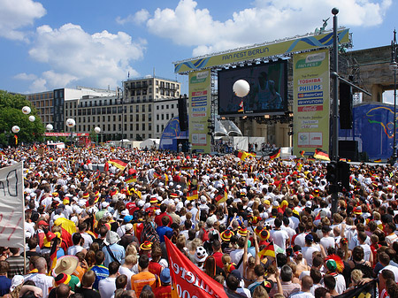 Fotos Fanfest - Menchenmasse