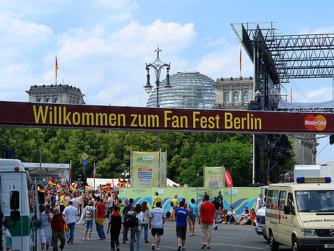 Foto Willkommen zum Fanfest in Berlin