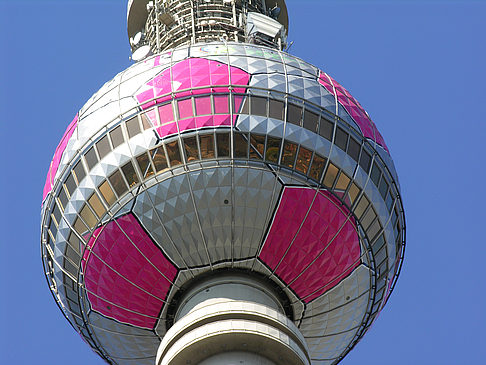 Fotos Fernsehturm Nahaufnahme