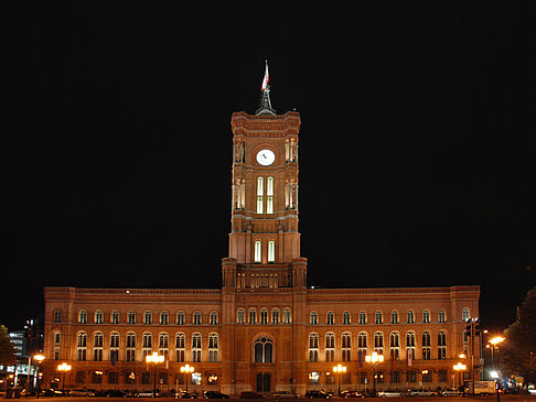 Rotes Rathaus am Abend - Berlin (Berlin)