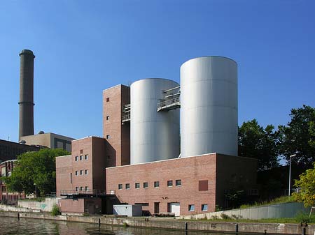 Foto Kraftwerk Charlottenburg-Schornstein