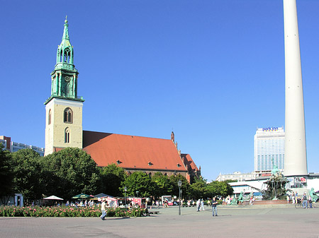 Neptunbrunnen vor Marienkirche - Berlin (Berlin)