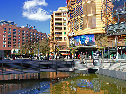 Marlene-Dietrich-Platz Foto 