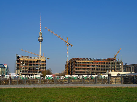 Palast der Republik und der Fernsehturm - Berlin (Berlin)