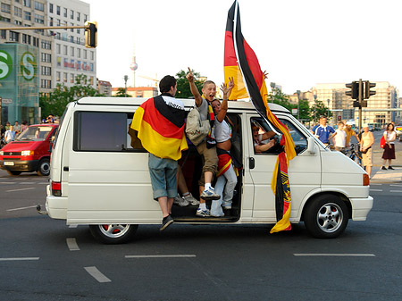 Autokorso am Potsdamer Platz - Berlin (Berlin)