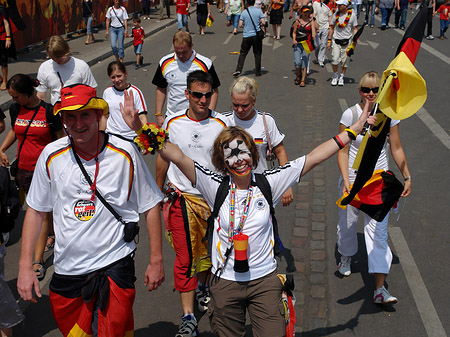 Deutsche Fans am Potsdamer Platz Fotos