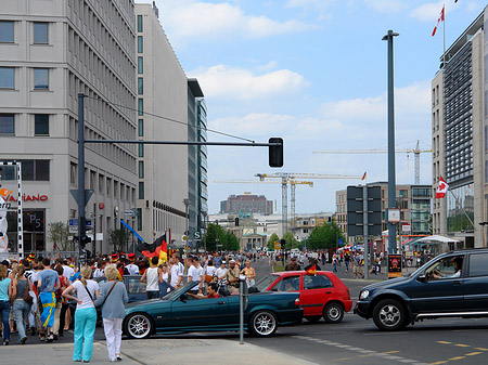 Weg zur Fanmeile - Berlin (Berlin)