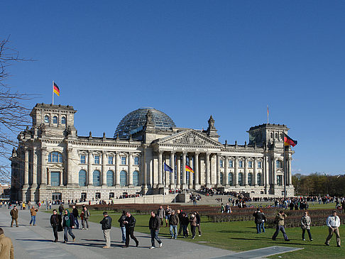 Touristen am Reichstag Foto 