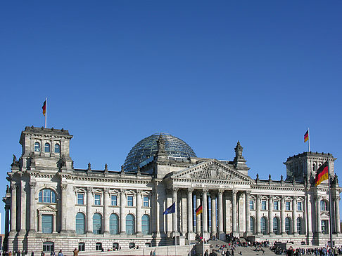 Touristen am Reichstag