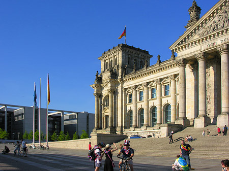 USA-Fans am Reichstag - Berlin (Berlin)