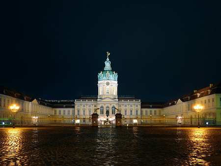 Eingang zum Schloss Charlottenburg - Berlin (Berlin)