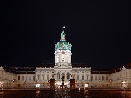 Eingang zum Schloss Charlottenburg - Berlin (Berlin)