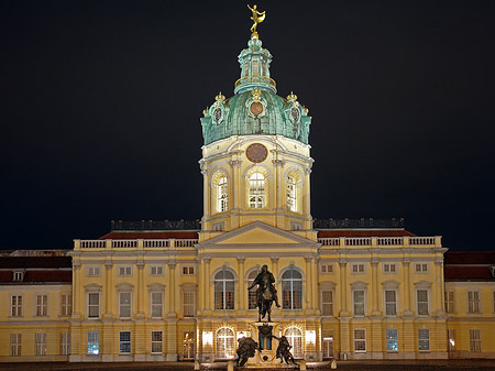 Schloss Charlottenburg bei Nacht - Berlin (Berlin)